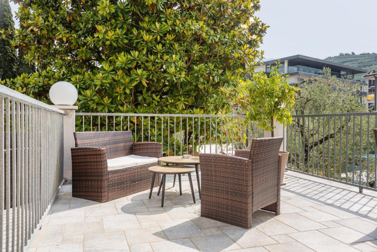 Al Lago Camping & Rooms Riva del Garda Kültér fotó