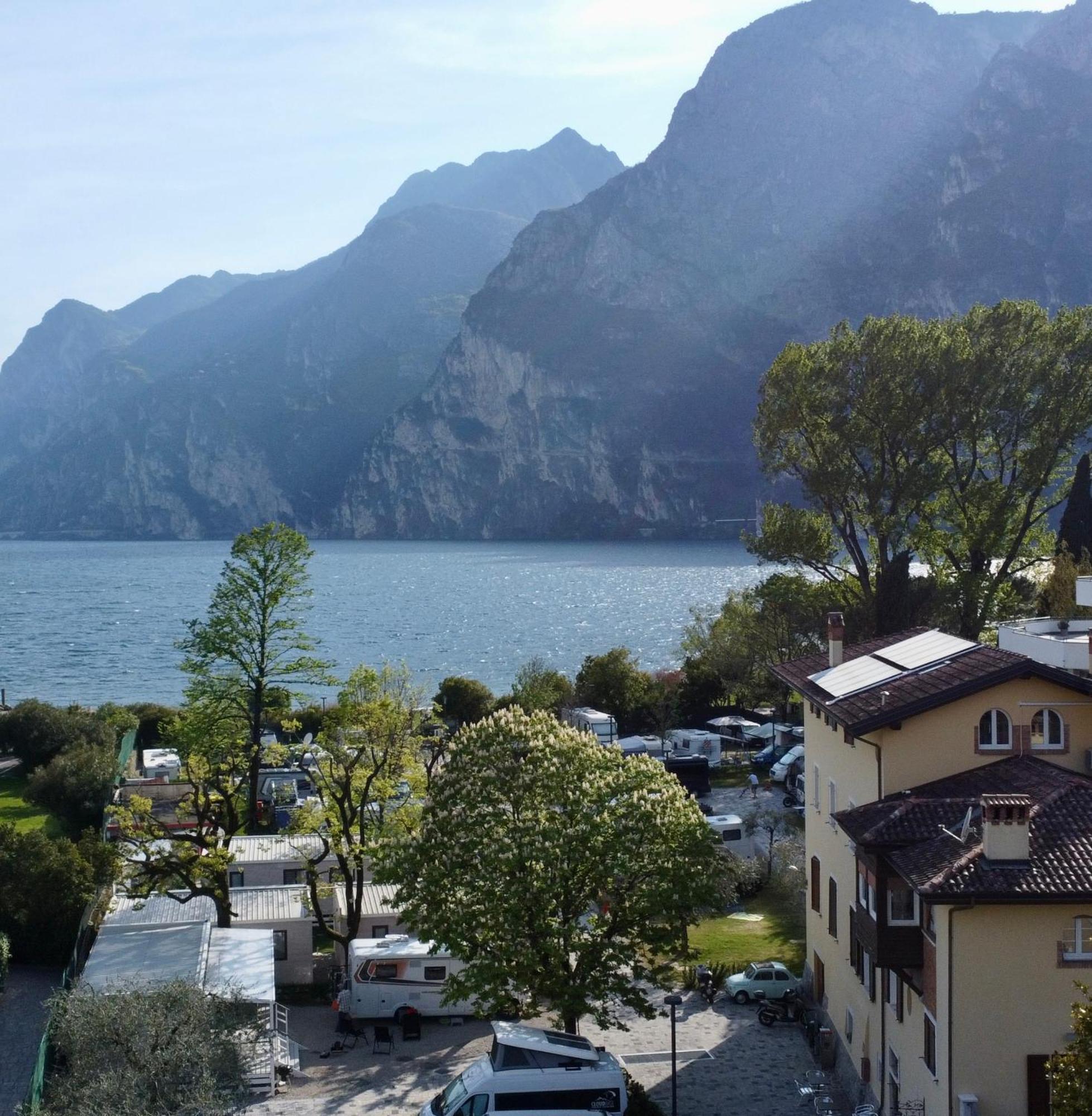 Al Lago Camping & Rooms Riva del Garda Kültér fotó