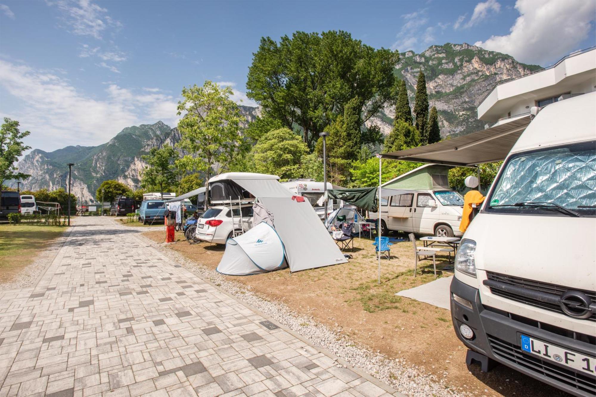Al Lago Camping & Rooms Riva del Garda Kültér fotó